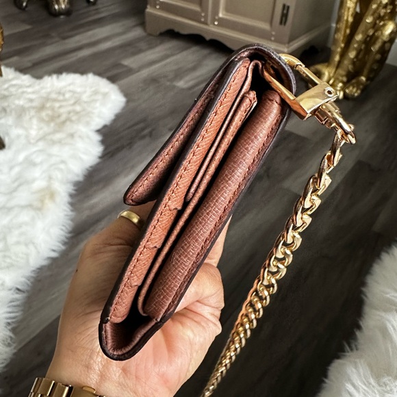 Louis Vuitton international crossbody. #MI1923 - Picture 2 of 8